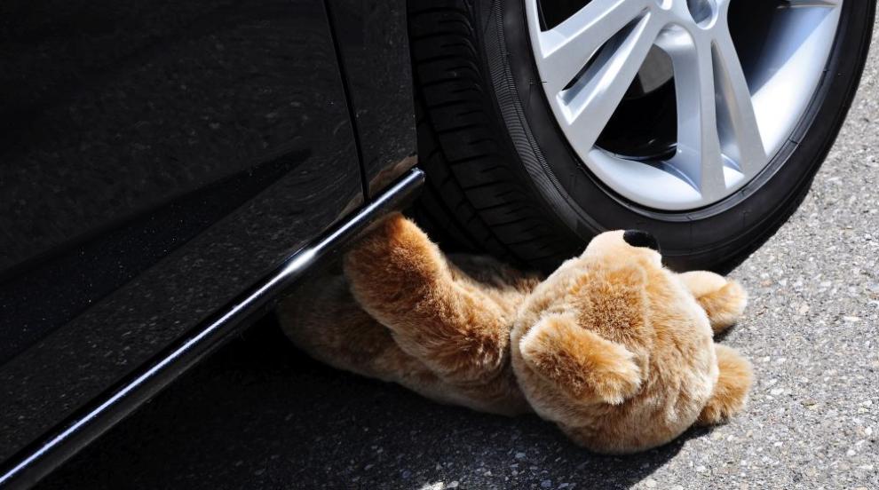 18-годишен шофьор блъсна 11-годишно дете в Радомир