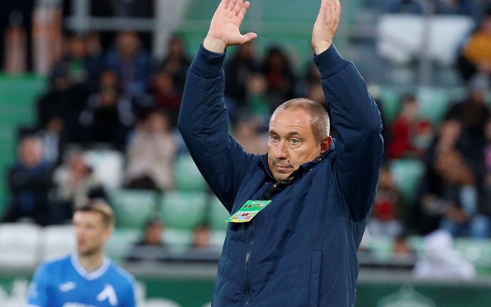 Станимир Стоилов ще продължи да бъде треньор на Левски, научи