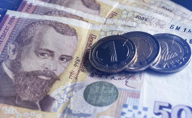 Месец след въвеждане на еврото левът ще продължи да бъде законно платежно средство