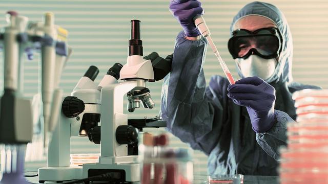 Учени откриха хиляди нови вируси в океаните 