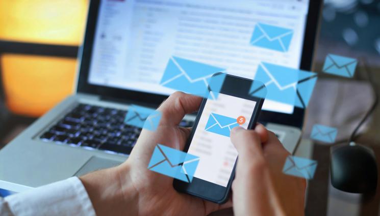 имейл - ОЧИТЕ НА ЧЕТИРИ: Фалшиви фактури за ток!