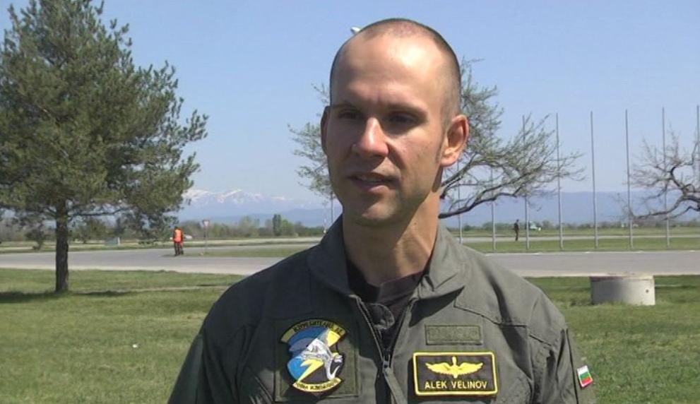 Първият български пилот на F-16 Александър Велинов смята, че възможностите