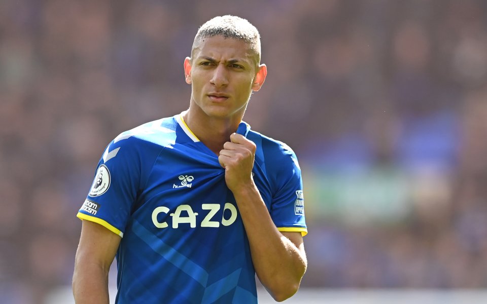 Отборът на Манчестър Юнайтед следи нападателя на Евертън Ричарлисон като