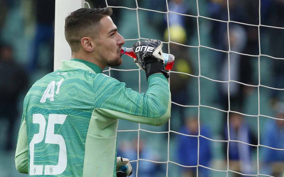 ЦСКА ще реши бъдещето на вратаря Димитър Евтимов до седмица.