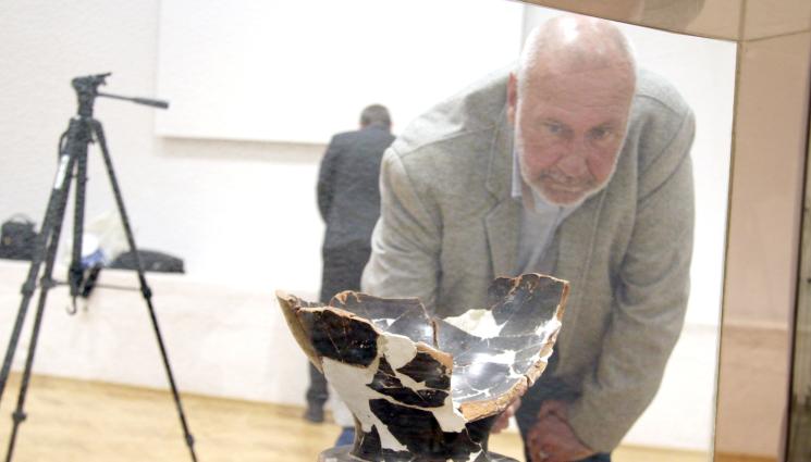 книга - Накити на иманяри вдъхновиха българския Индиана Джоунс за книга