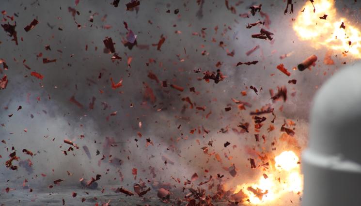 експлозия - Мощна експлозия в търговски комплекс в Ереван (СНИМКИ+ВИДЕО)