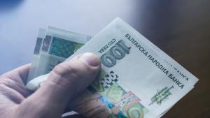 Полицията в Бургас издирва собственика на голяма парична сума намерена