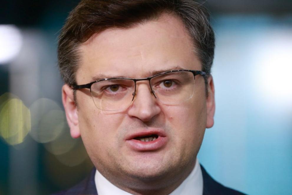 Украинският външен министър Дмитро Кулеба призова днес колегите си от