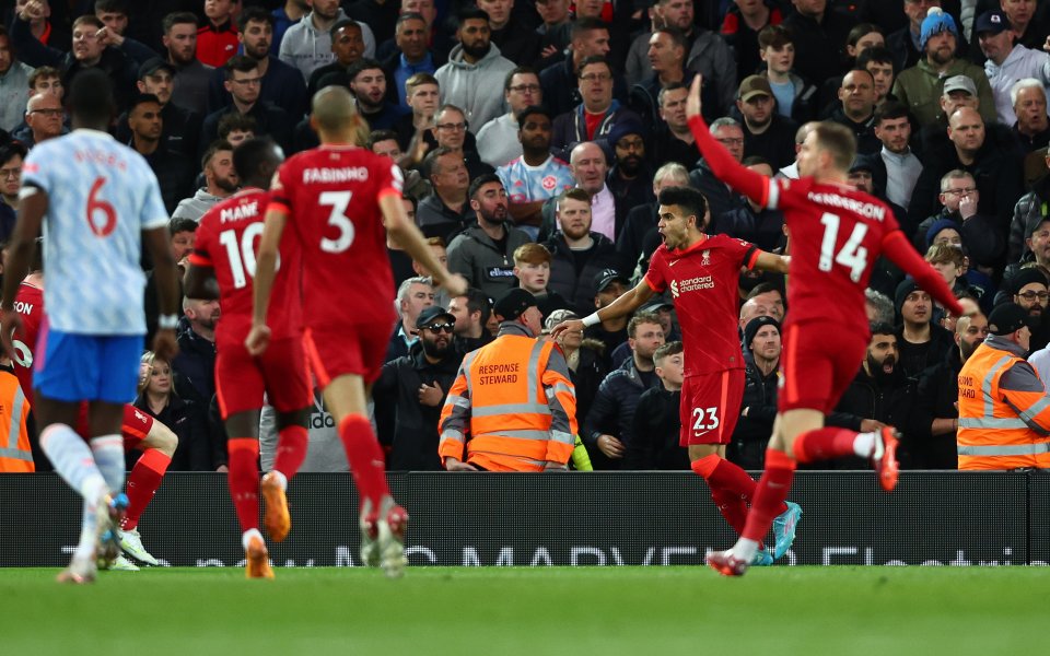 Отборите на Ливърпул и Манчестър Юнайтед играят при в най-големия