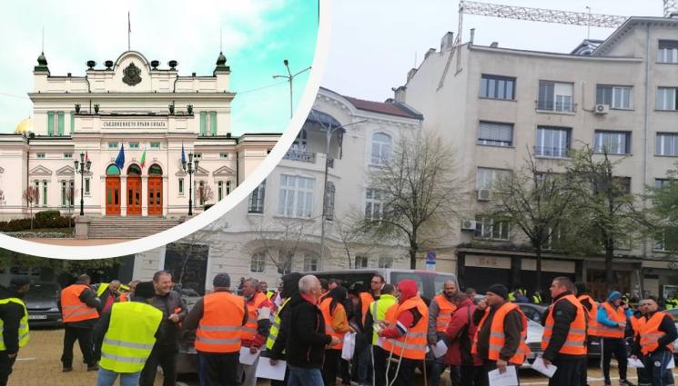 пътни строители протест блокада - НЕДОВОЛСТВО: Пътните строители излизат на ежедневни протести в цялата страна