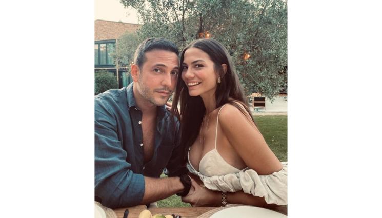 демет йоздемир - ЗВЕЗДНИ СТЪПКИ КЪМ ОЛТАРА: Демет Йоздемир се сгоди официално