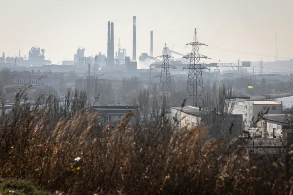 Украйна покани Русия на преговори близо до завода Азовстал в