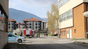 Запали се част от бившия телефонен завод в Банско предаде