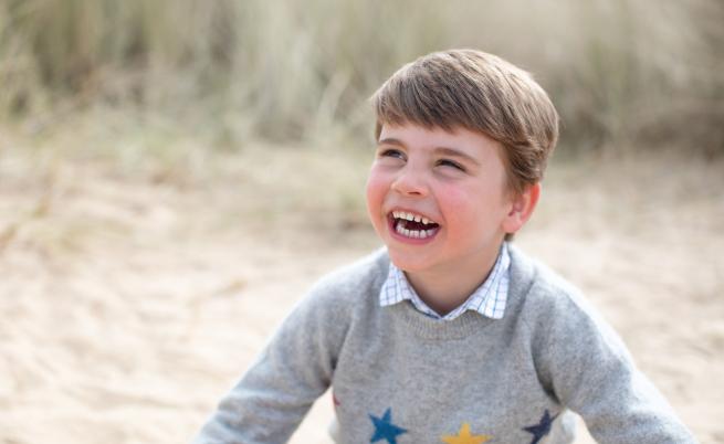 Принц Уилям и Кейт Мидълтън споделиха очарователни снимки на сина си Луи, който навърши четири години