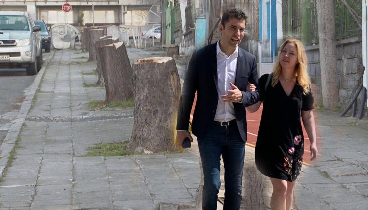 Кирил Петков - Кирил Петков: Има много пукнатини в държавата, ще ги оправяме една по една. В този ден всеки един от нас трябва да направи нещо малко повече