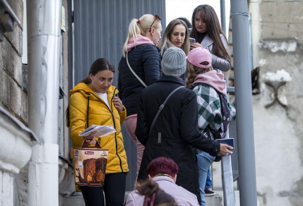 От 250 украински бежанци, едва пет от тях са заявили