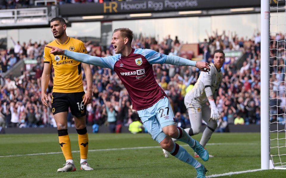 Отборът на Бърнли записа изключителна важна победа в битката си