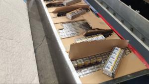 Митнически служители откриха 335 200 къса 16 760 кутии контрабандни цигари