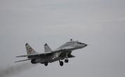 Нов сигнал за бомбена заплаха за пътнически самолет вдигна българските МиГ-29