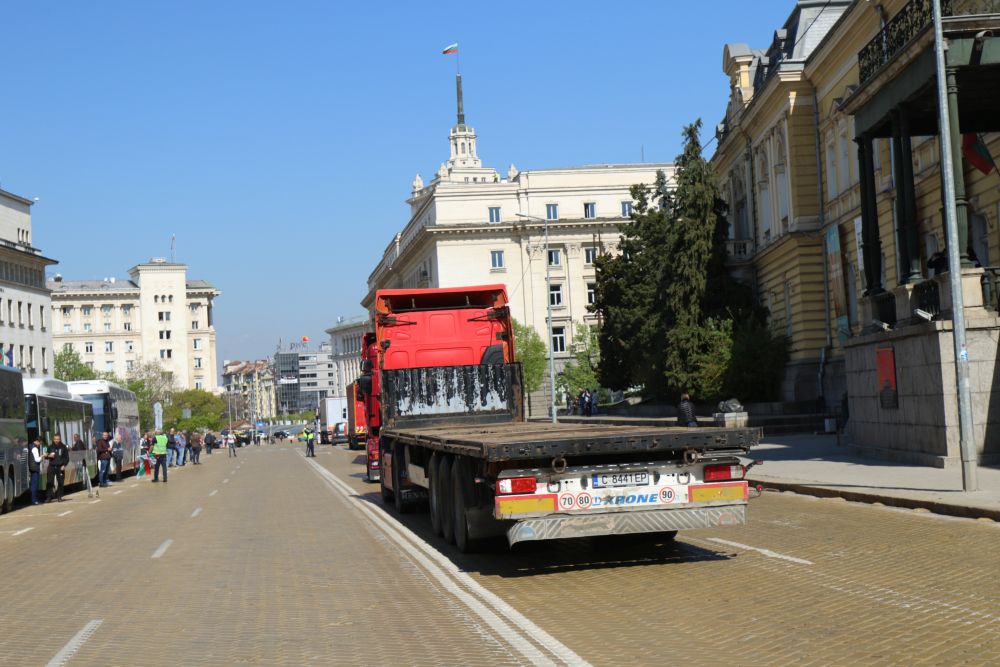 Национален протест: Превозвачите блокираха центъра на София