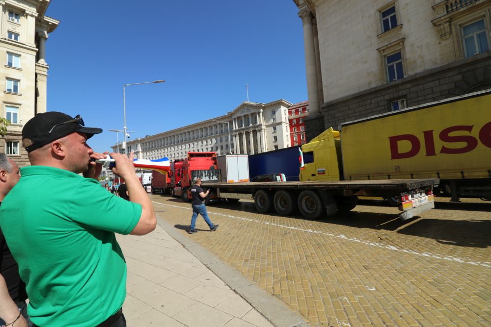 Национален протест: Превозвачите блокираха центъра на София