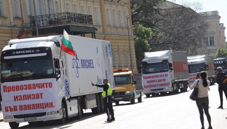 протест превозвачи - ДЕН СЛЕД ПРОТЕСТА: Превозвачите искат главите на трима министри