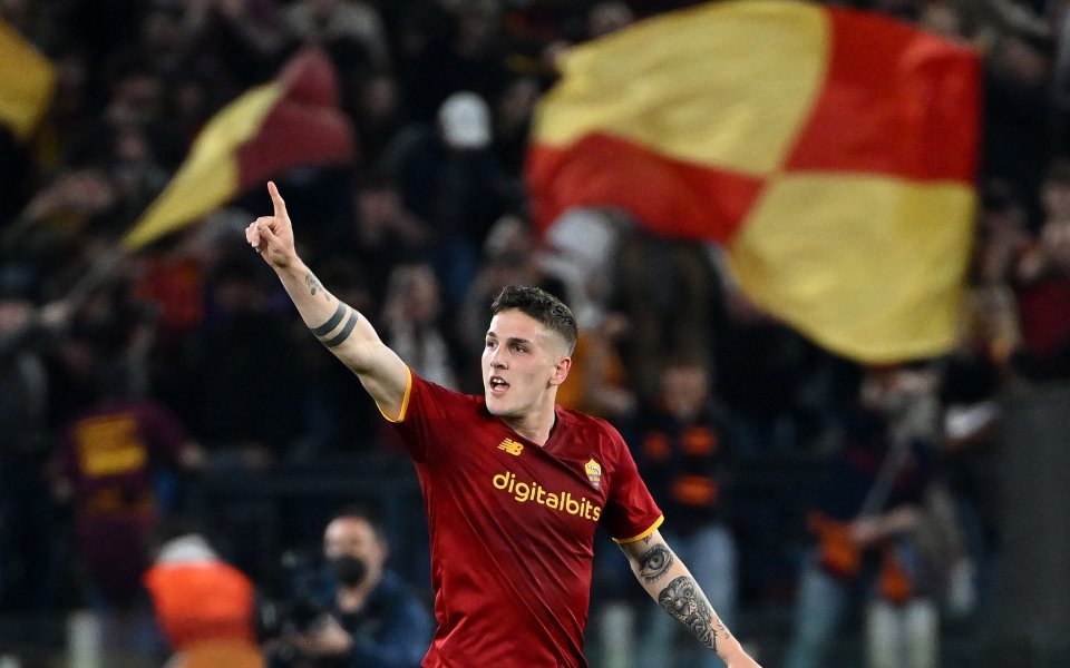 Манчестър Юнайтед проявява интерес към халфа на Рома Николо Дзаниоло,