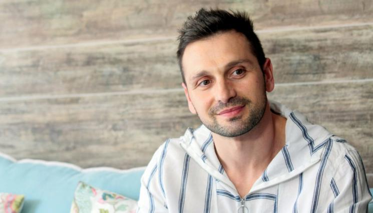 Алесандър Сано - ПО СТЪПКИТЕ НА ТАТКО: Дъщерята на Сано се появи на сета на нов сериал (СНИМКА)