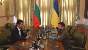 Премиерът Кирил Петков е на посещение в Украйна заедно с
