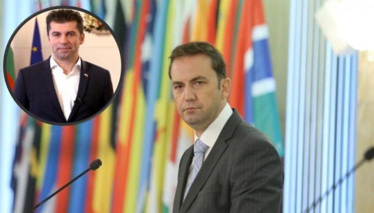 Османи Петков - Османи с надежда: Идването на власт на Петков не реши проблемите с РСМ, но смени фокуса