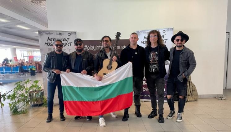 Intelligent Music Project евровизия - ЕВРОВИЗИЯ 2022: Intelligent Music Project подариха пиано на летище „София“ на път за Торино