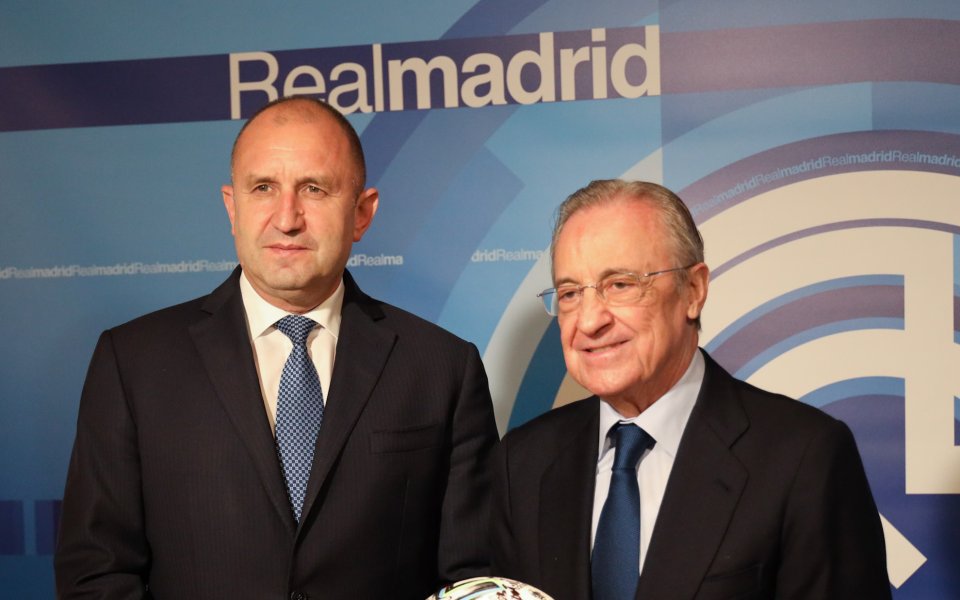 Държавният глава на България Румен Радев бе приветстван от президента