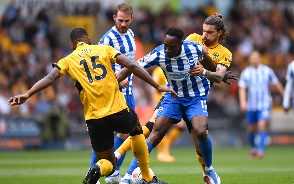 Брайтън разби с 3:0 Уулвърхемптън на „Молиню“ и се доближи