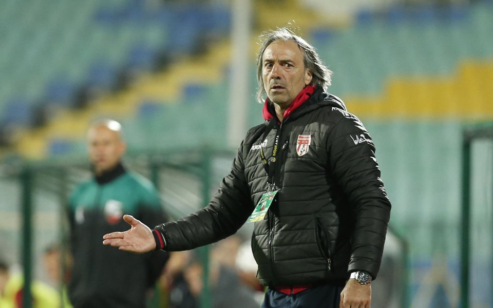 Наставникът на Царско село, Стефано Макопи, похвали играчите си за