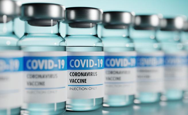 Вирусолог: COVID ваксините нямат нищо общо с 