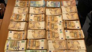 Митническите служители от ТД Митница Бургас откриха недекларирана валута с