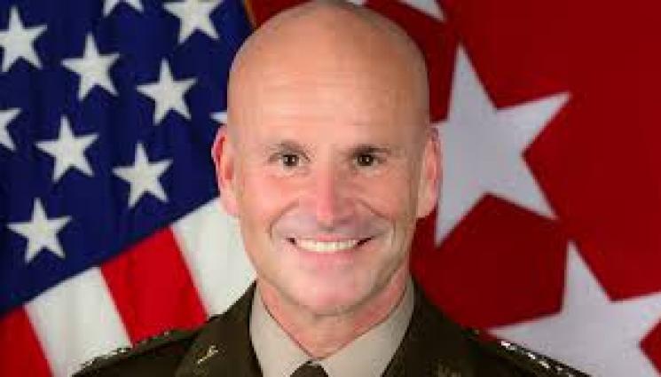 Кристофър Каволи - Рускоговорящ, роден в Германия и израснал по базите американски генерал е новият главнокомандващ силите на НАТО в Европа