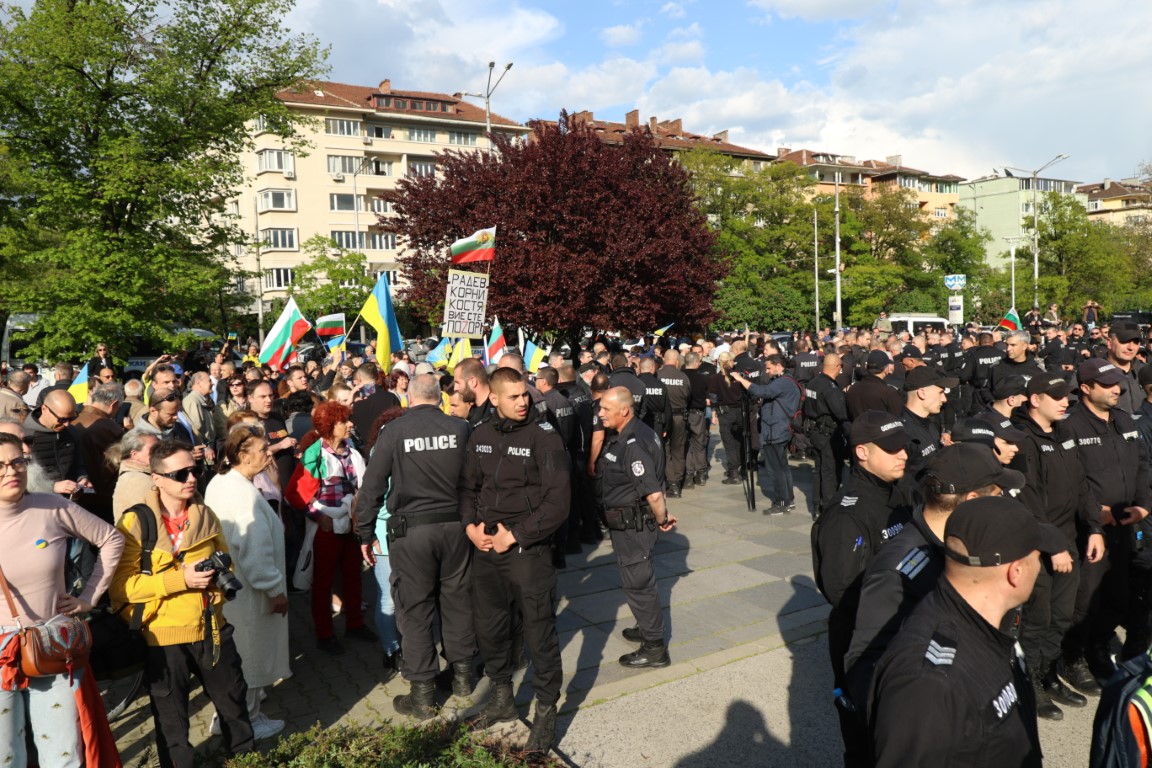 <p>Напрежение между протестите пред паметника на Съветската армия</p>