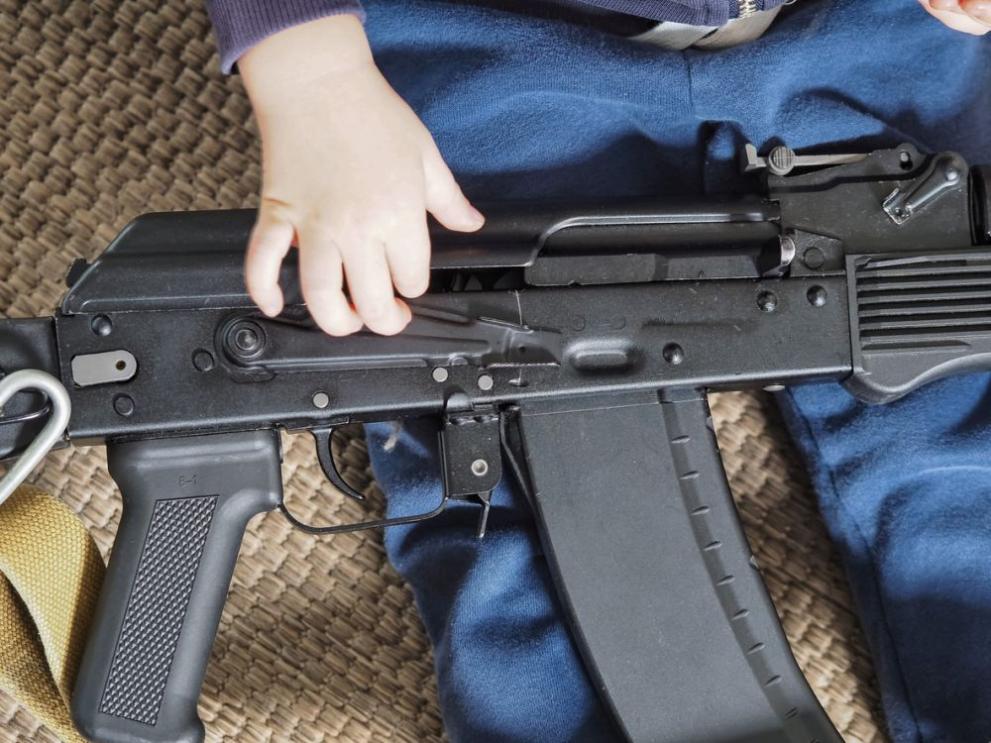 Непълнолетни стреляха с пластмасови топчета по украински деца, настанени в