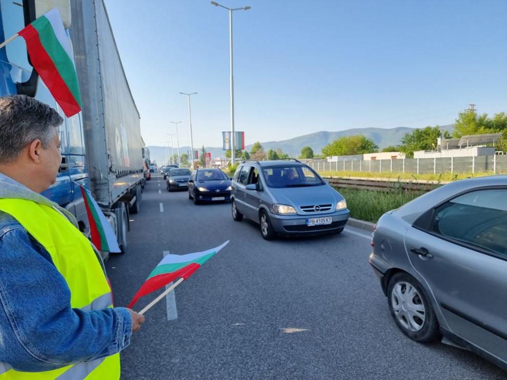 Превозвачи по вътрешни и международни маршрути излязоха на протест на