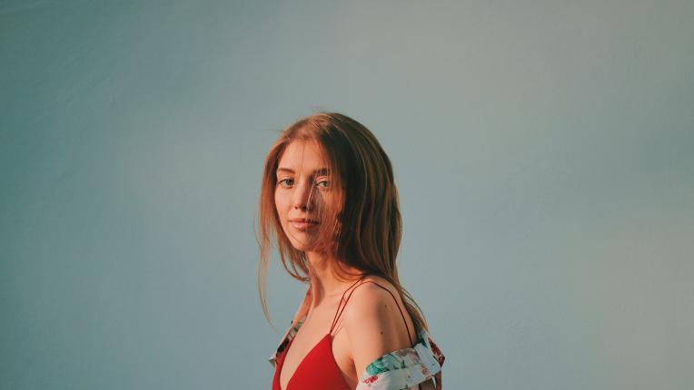  10 прически, които са съвършени за топлото време 