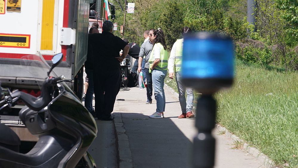 Само в София камионите и автобусите останаха на входа на София на бул. Цариградско шосе, тъй като не бяха допуснати от полицията да се придвижат към центъра на града