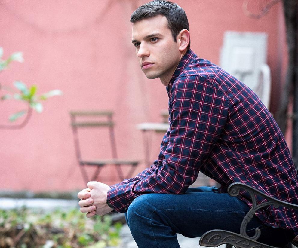 Твърдо убеден, че е настъпило времето за отмъщение, Симо взима