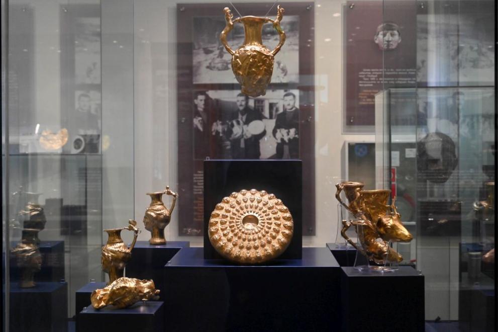 Панагюрското златно съкровище пристигна в музея в Пловдив с въоръжена