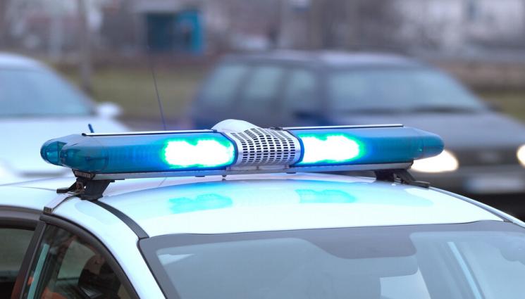 полиция мвр - ЕКШЪН НА АМ „ТРАКИЯ“: Фенове на Левски атакуваха автобуси на червени запалянковци