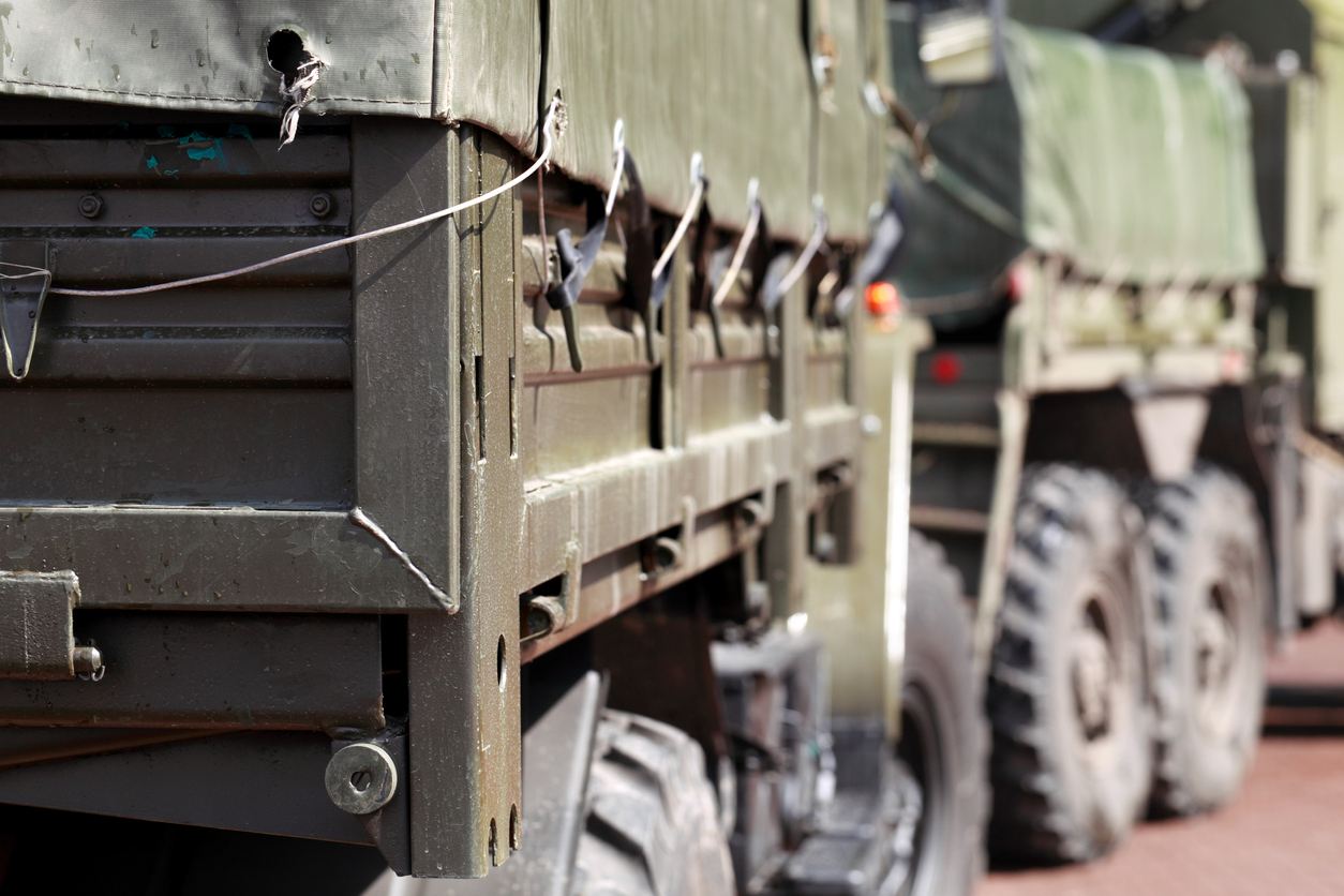 Военен камион се вряза в лека кола в Пловдив