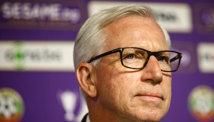 Алън Пардю Станимир Стоилов - Бивш треньор на ЦСКА го спрягат да поеме Бърнли! Алън Пардю може да седне на стола на Компани