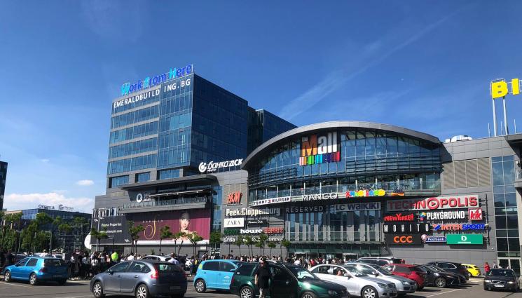 мол - ЕКСКЛУЗИВНО: Пуканки запалиха мол, евакуираха всички посетители! (СНИМКИ)