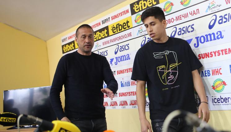 Йордан Петков - Селекционерът на България U17 преди дуела с шампиона: Имаме план как да излезем от групата