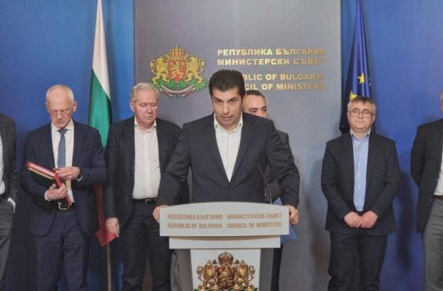 Кабинетът, работодателите и синдикатите се разбраха за компенсациите за май